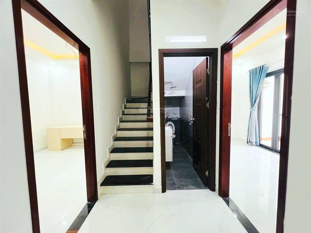 55m2. ngang 5.5m bề thế, 3 tầng. hẻm xe hơi nguyễn duy trinh, long trường, quận 9.