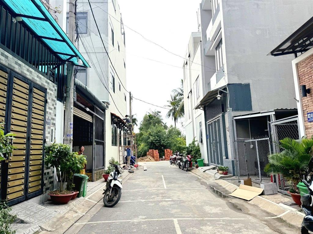 55m2 (4.5x11m). nhà cấp 4 có gác. hẻm xe hơi hiệp bình phước, thủ đức.