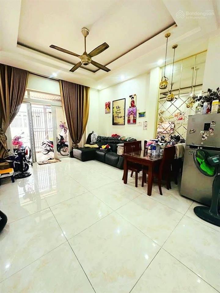 56m2. trệt, 2 lầu, sân thượng, 4 phòng ngủ, phòng thờ. hẻm xe hơi tân hòa 2, hiệp phú, quận 9.