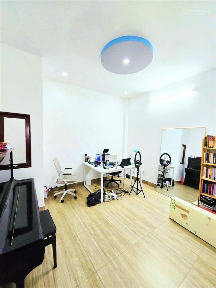 53m2, 3 tầng. hoàn công đủ. hẻm xe hơi 6m trường lưu, long trường, quận 9