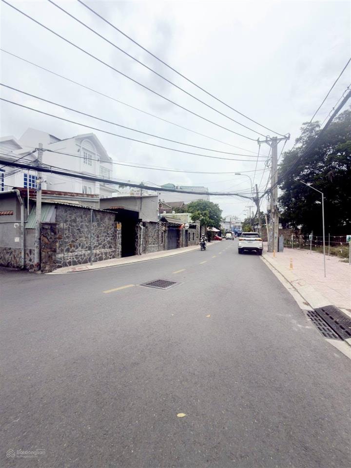 Lô góc 94m2 (7.5x13m). hẻm xe hơi, thông hoàng diệu 2, linh trung thủ đức