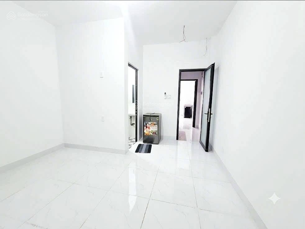 Chdv 5 tầng, 6 phòng, khai thác 28 tr/tháng. hẻm xe hơi võ văn hát, long trường, quận 9
