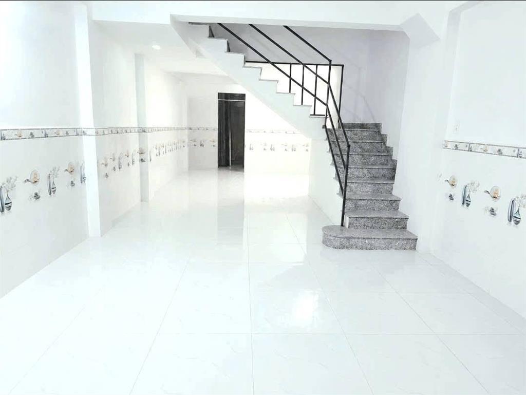 Chdv 5 tầng, 6 phòng, khai thác 28 tr/tháng. hẻm xe hơi võ văn hát, long trường, quận 9