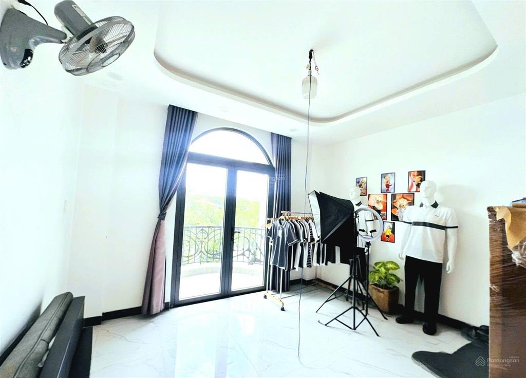 Kdc vạn xuân, tam bình, thủ đức. view hồ, 51m2, trệt, 2 lầu, sân thượng, 4 p.ngủ, 3wc.