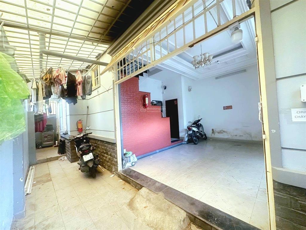 Chdv 70m2. ngang 7m, 3 tầng. xe hơi đổ cửa đặng văn bi, trường thọ, thủ đức