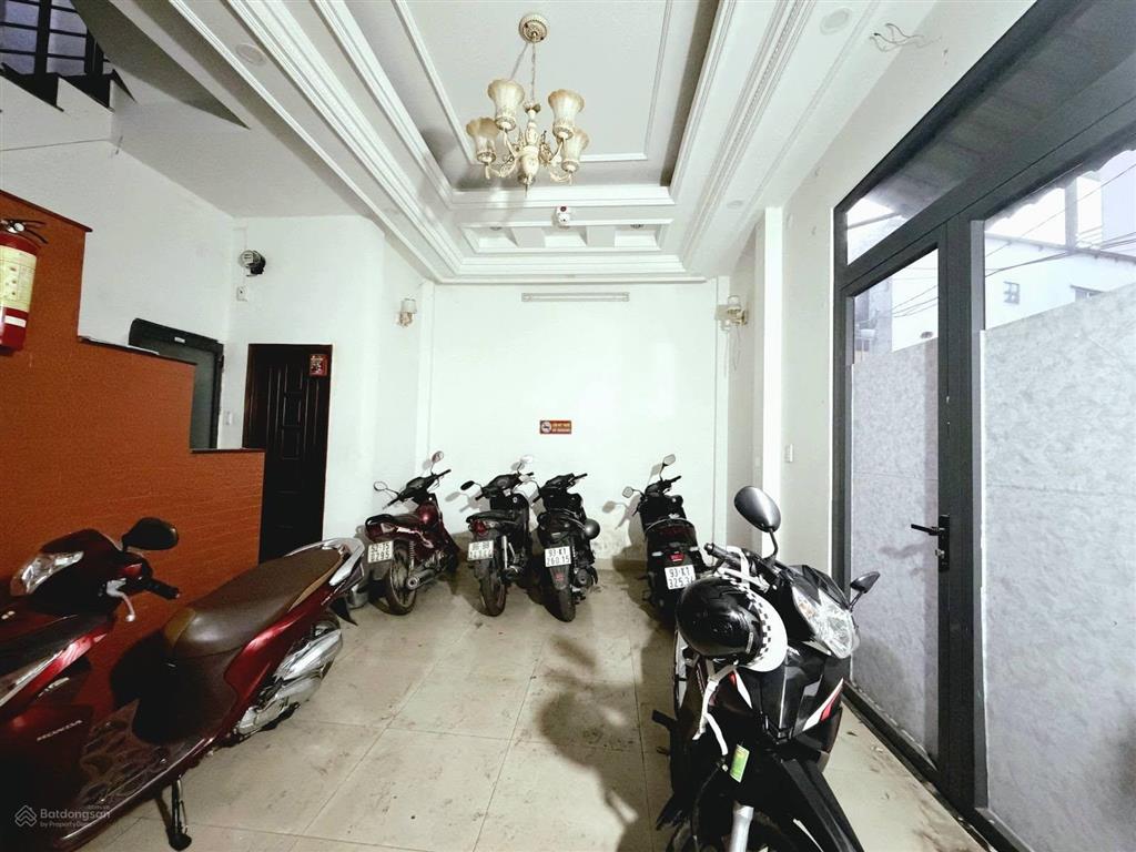 Chdv 70m2. ngang 7m, 3 tầng. xe hơi đổ cửa đặng văn bi, trường thọ, thủ đức