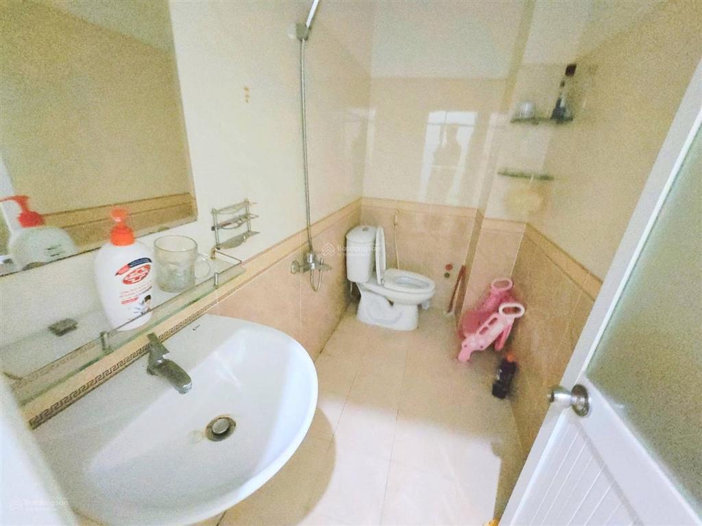 75m2, trệt, lầu, 3 p.ngủ, 2wc. hẻm xe hơi phước bình, quận 9. sát vách global city