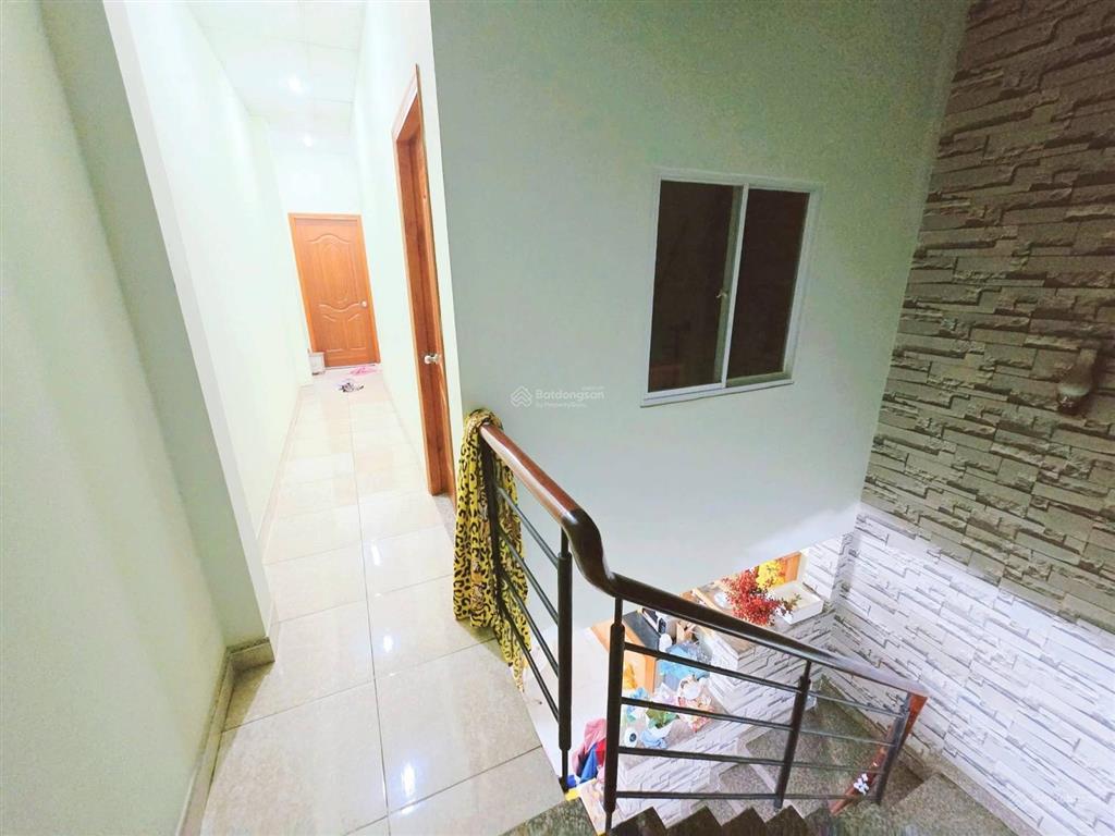 75m2, trệt, lầu, 3 p.ngủ, 2wc. hẻm xe hơi phước bình, quận 9. sát vách global city