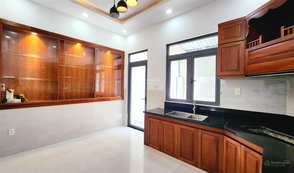 84m2. công nhận đủ, nở hậu, 3 tầng. hẻm xe hơi 6m hiệp bình phước, thủ đức