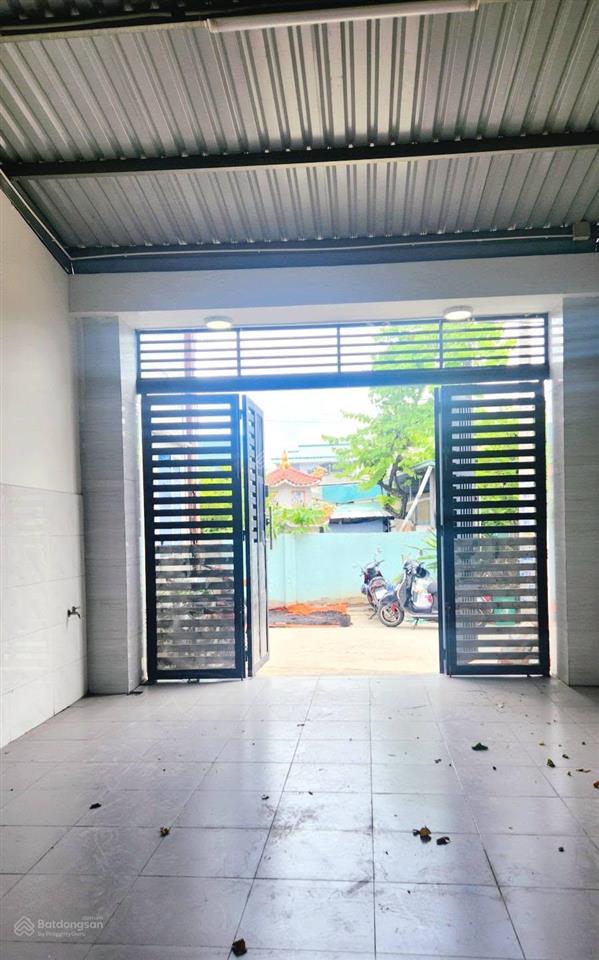 84m2. công nhận đủ, nở hậu, 3 tầng. hẻm xe hơi 6m hiệp bình phước, thủ đức