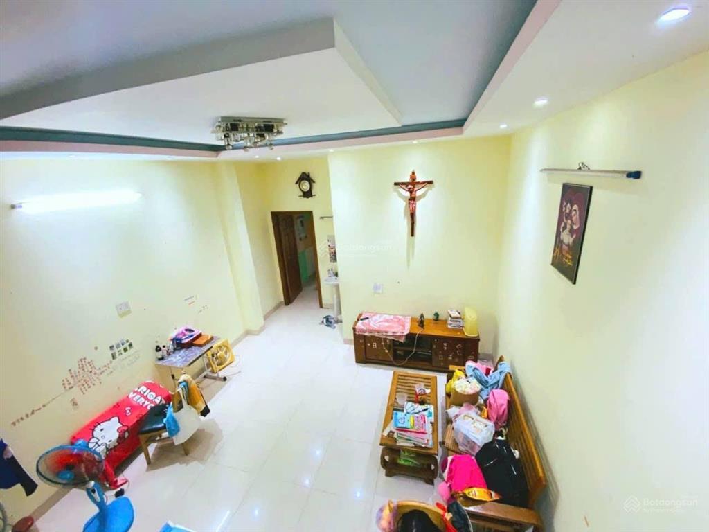 Mặt tiền trần thị điệu, phước long b, quận 9. 102m2, trệt, 2 lầu, sân thượng, 4 p.ngủ