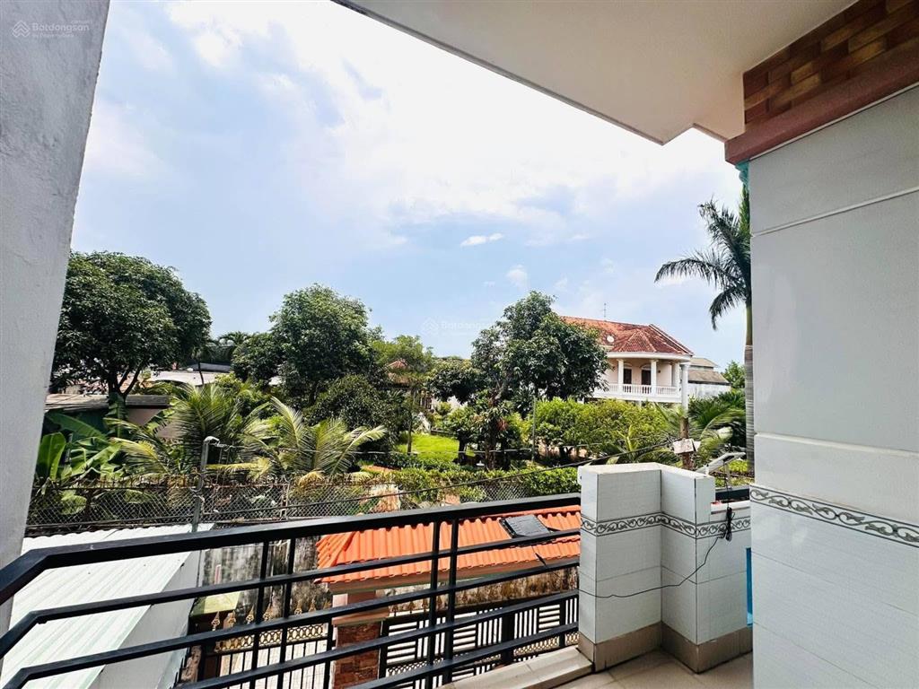 Biệt thự cổ điển. căn góc 142m2 (8x17.7m). hẻm xe hơi lò lu, trường thạnh, quận 9