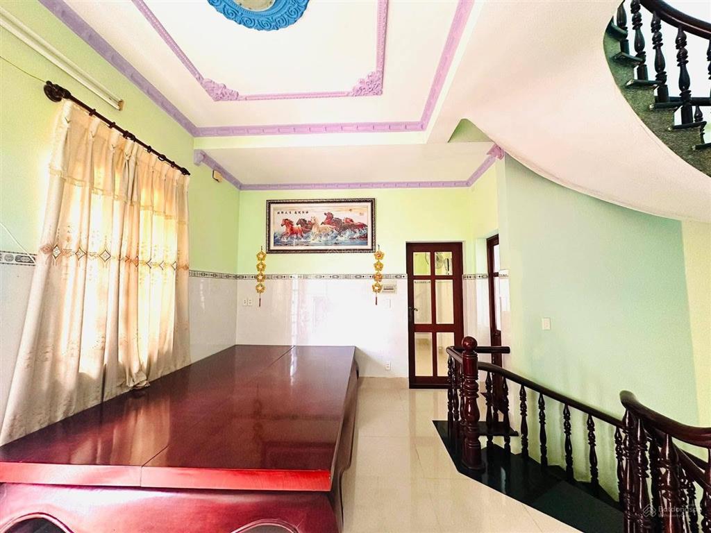 Biệt thự cổ điển. căn góc 142m2 (8x17.7m). hẻm xe hơi lò lu, trường thạnh, quận 9