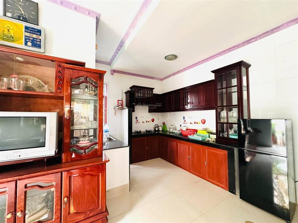 Biệt thự cổ điển. căn góc 142m2 (8x17.7m). hẻm xe hơi lò lu, trường thạnh, quận 9