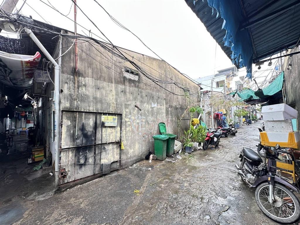 Nhỉnh nhẹ 50 tr/m2 (tl). 200m2 (10x20m). vuông vức. hẻm xe hơi linh trung, thủ đức.