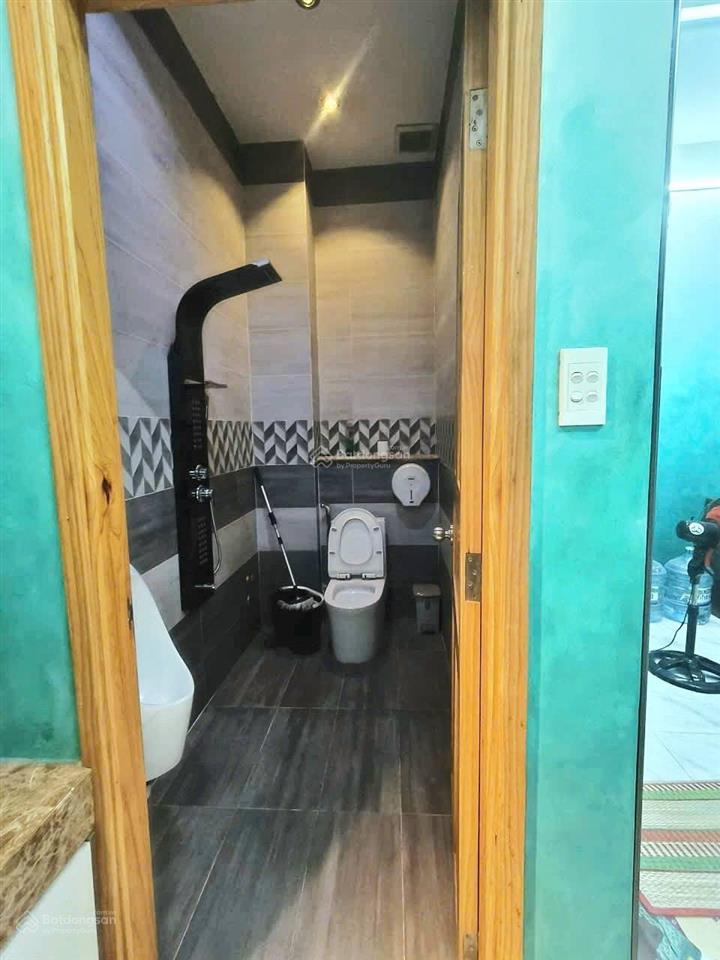Chỉ 7,5 tỷ (tl). 80m2 (5x18m), 3 tầng, 4 phòng ngủ, 3 wc. hẻm xe hơi tăng nhơn phú, quận 9