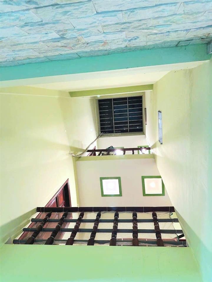 Chỉ 7,5 tỷ (tl). 80m2 (5x18m), 3 tầng, 4 phòng ngủ, 3 wc. hẻm xe hơi tăng nhơn phú, quận 9