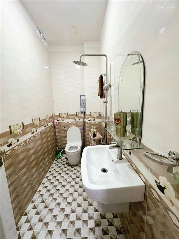 6,3 tỷ. 62m2, trệt, 3 lầu, 4 p.ngủ, p.thờ, 3wc. hẻm xe hơi ụ ghe, tam phú, thủ đức