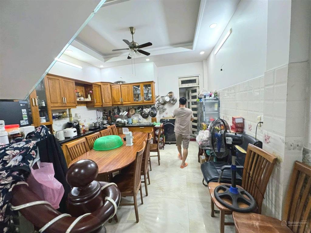 6,3 tỷ. 62m2, trệt, 3 lầu, 4 p.ngủ, p.thờ, 3wc. hẻm xe hơi ụ ghe, tam phú, thủ đức