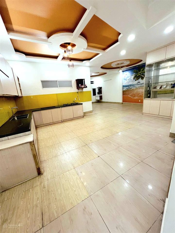 8,5 tỷ. mặt tiền thụt trường thọ, thủ đức. 235m2 (cn 107m2), nở hậu, 3 tầng, 5 phòng ngủ, 4wc