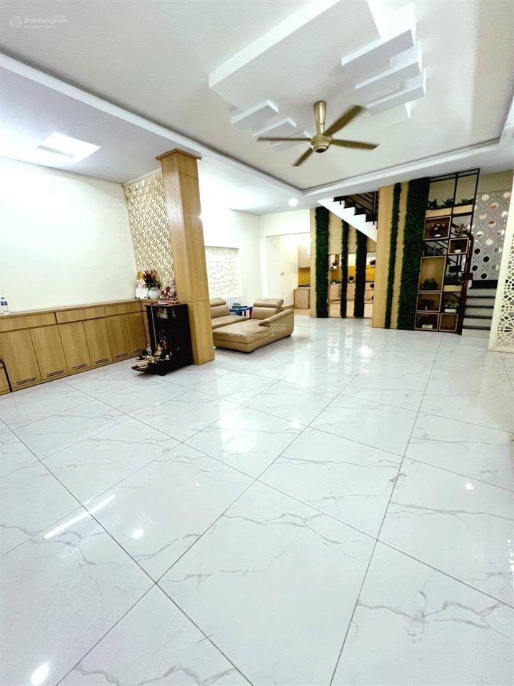 8,5 tỷ. mặt tiền thụt trường thọ, thủ đức. 235m2 (cn 107m2), nở hậu, 3 tầng, 5 phòng ngủ, 4wc
