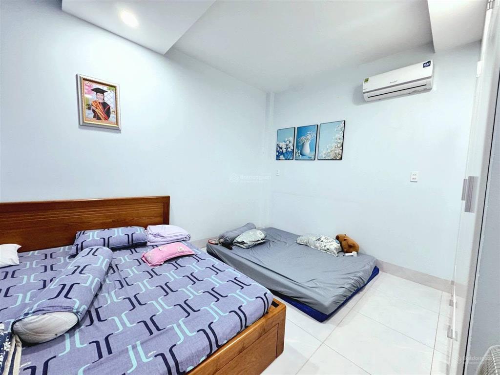 7,4 tỷ. căn góc 81m2, ngang 6m, 3 tầng. hoàn công. hẻm xe hơi linh đông, thủ đức