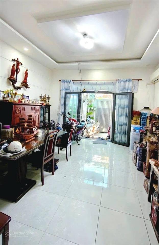 8,5 tỷ. 100m2 (5x20m), 3 tầng. hoàn công. hẻm xe hơi đặng văn bi, trường thọ, thủ đức