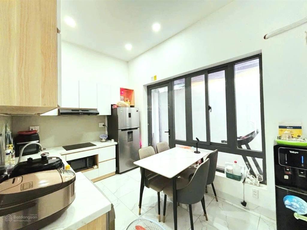 Ngộp. tổng giảm 1,2 tỷ. 53m2 (4,1x13m), 3 tầng. hoàn công. hẻm xe hơi tăng nhơn phú b, quận 9