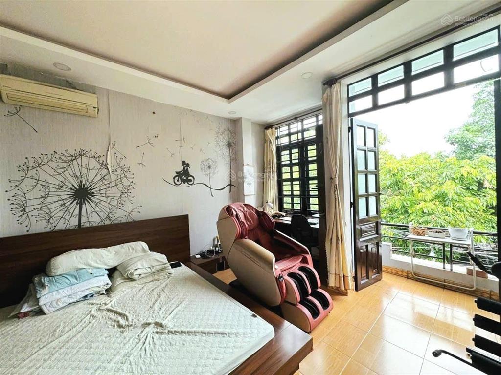 6,5 tỷ. 94m2 (cn 76m2), 3 tầng. hoàn công. hẻm xe hơi, thông man thiện, tăng nhơn phú a, quận 9.