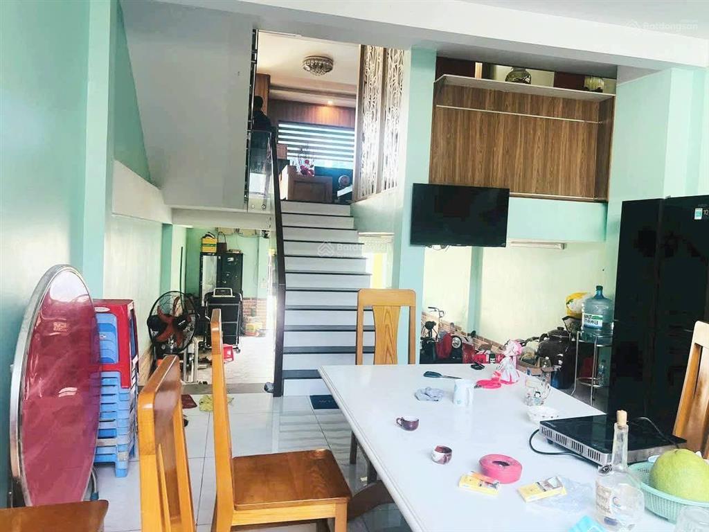 8,8 tỷ. 86m2 (5x17m), 4 tầng. hoàn công. xe hơi ngủ nhà. gần chợ 339 phước long b, quận 9