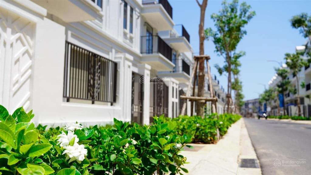 Bán shophouse, la vida residences, ngay cổng vào, vị trí đẹp thuận tiện kinh doanh và ở giá 16 tỷ