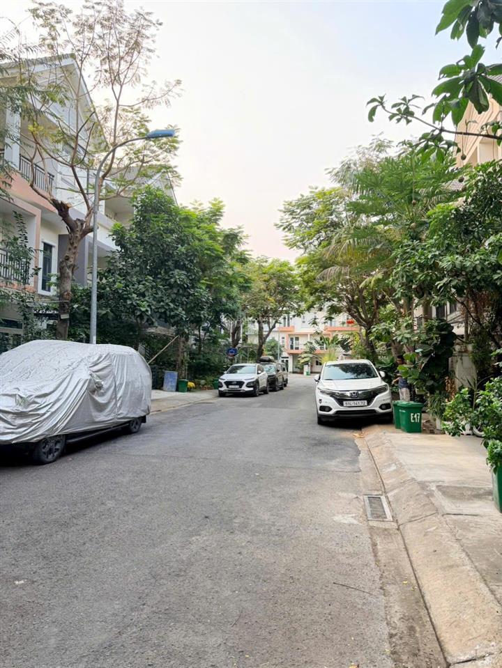 [ chính chủ ] cần bán nhà phố liền kề căn góc tại dự án compound park riverside quận 9  12 tỷ