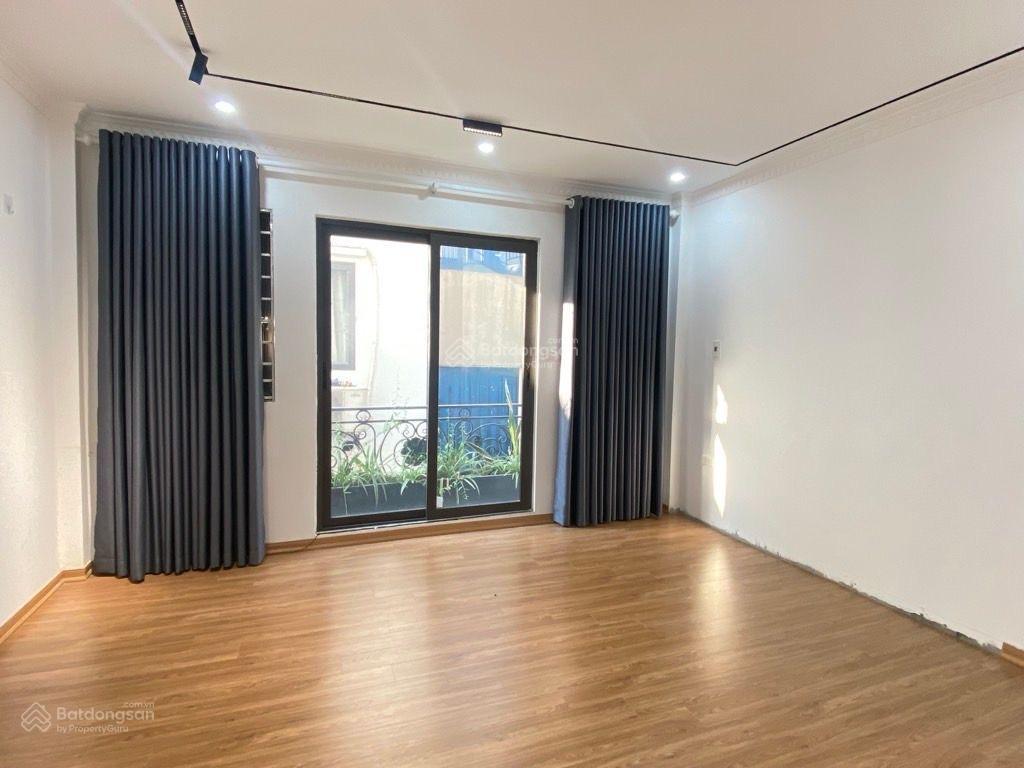 Chính chủ bán nhà phố nguyễn lam 30m2 5t mặt tiền 4.6m đường rộng 4m ô tô ra vào