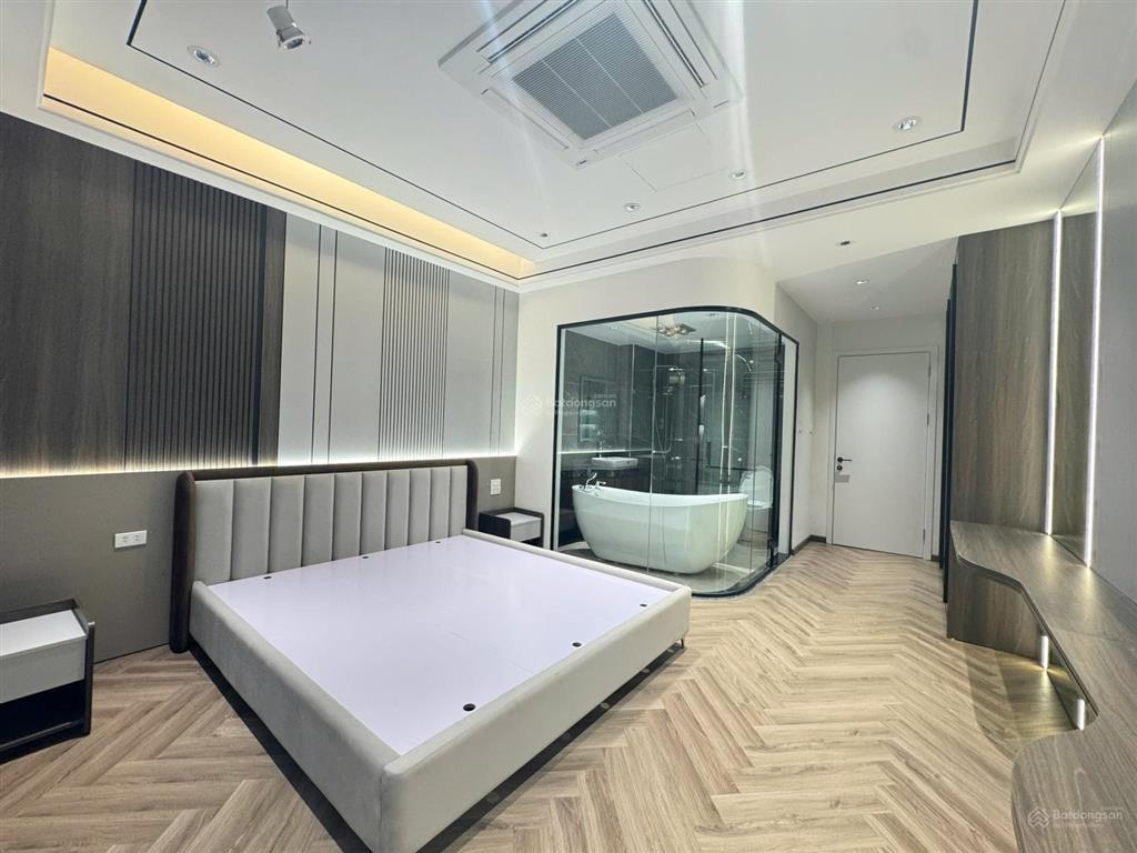 Bán nhà phân lô long biên 51m² 7 tầng thang máy ô tô tránh vỉa hè view hồ full nội thất