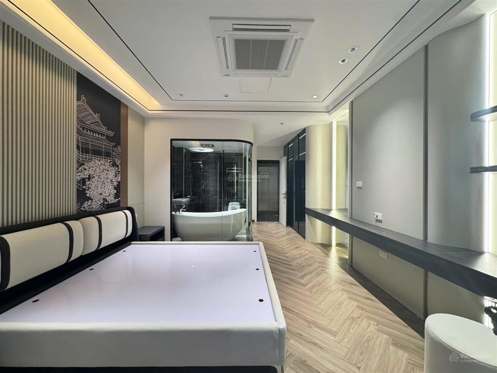 Bán nhà phân lô long biên 51m² 7 tầng thang máy ô tô tránh vỉa hè view hồ full nội thất