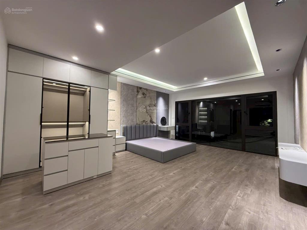 Bán nhà ngọc thụy  bồ đề 70m² 6t thang máy full nội thất gần hồ gần công viên