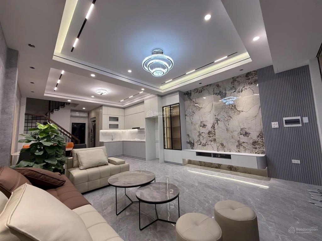Bán nhà ngọc thụy  bồ đề 70m² 6t thang máy full nội thất gần hồ gần công viên