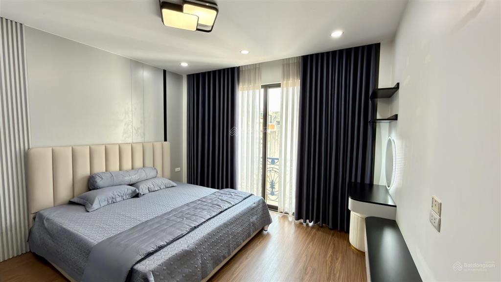 Chính chủ bán nhà khu dân cư 918  đường đàm quang trung, long biên 35m2 6t thang máy full nội thất