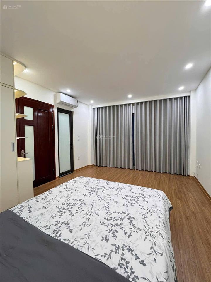 Cho thuê nhà nguyên căn phố bát khối, long biên 30m, nhà 6t gần bãi ô tô full nội thất 14tr/tháng