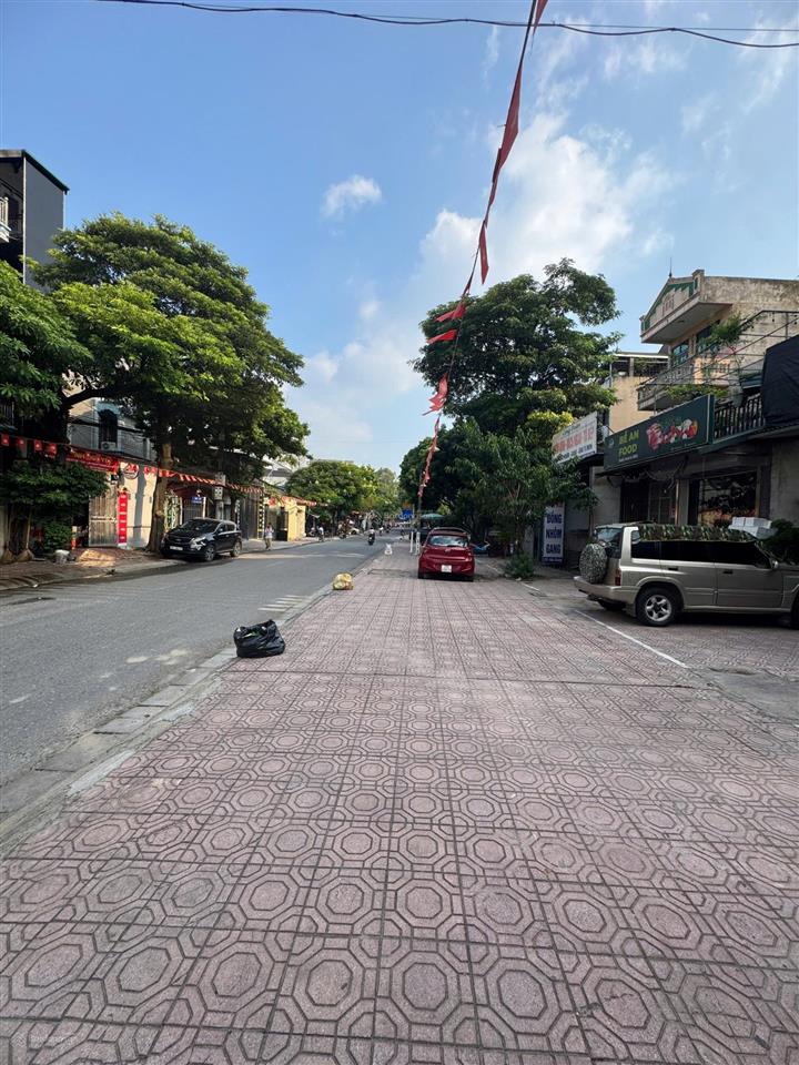 Bán nhà mặt phố kinh doanh khu việt hưng 60m2 5t mt5.6m vỉa hè rộng 10m  giá 13 tỷ