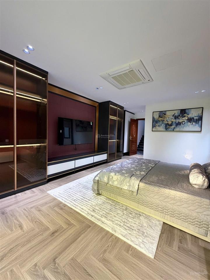 Bán nhà phân lô nguyễn sơn  hoàng minh đạo 70m2 mt7m 7 tầng thang máy ô tô tránh 3 thoáng full nt