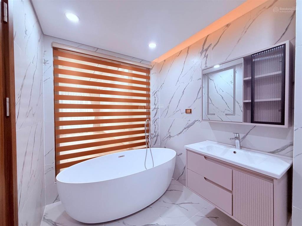 Bán nhà phố trạm 60m2 7 tầng thang máy đường ô tô tránh vỉa hè kinh doanh