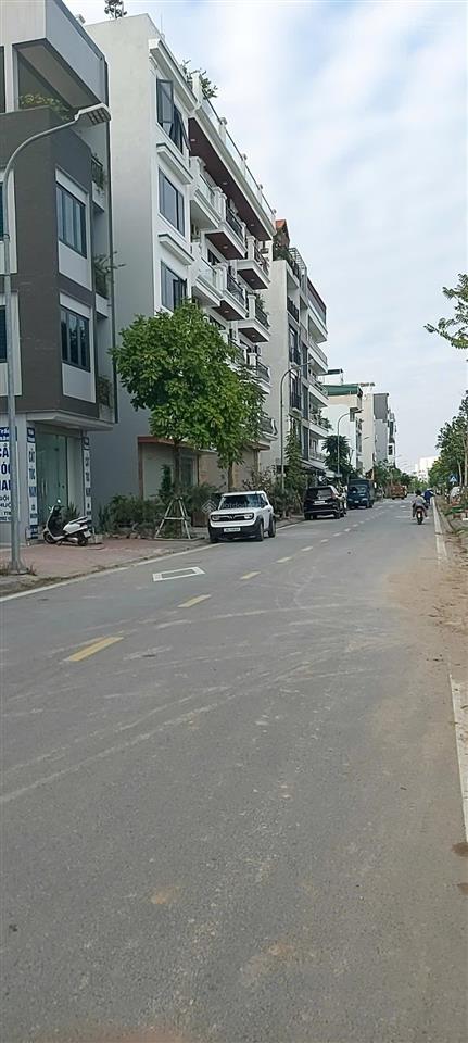 Bán đất tđc ngọc thuỵ  bồ đề 50m2 mt 5m 2 thoáng 10m ra công viên ngọc thuỵ