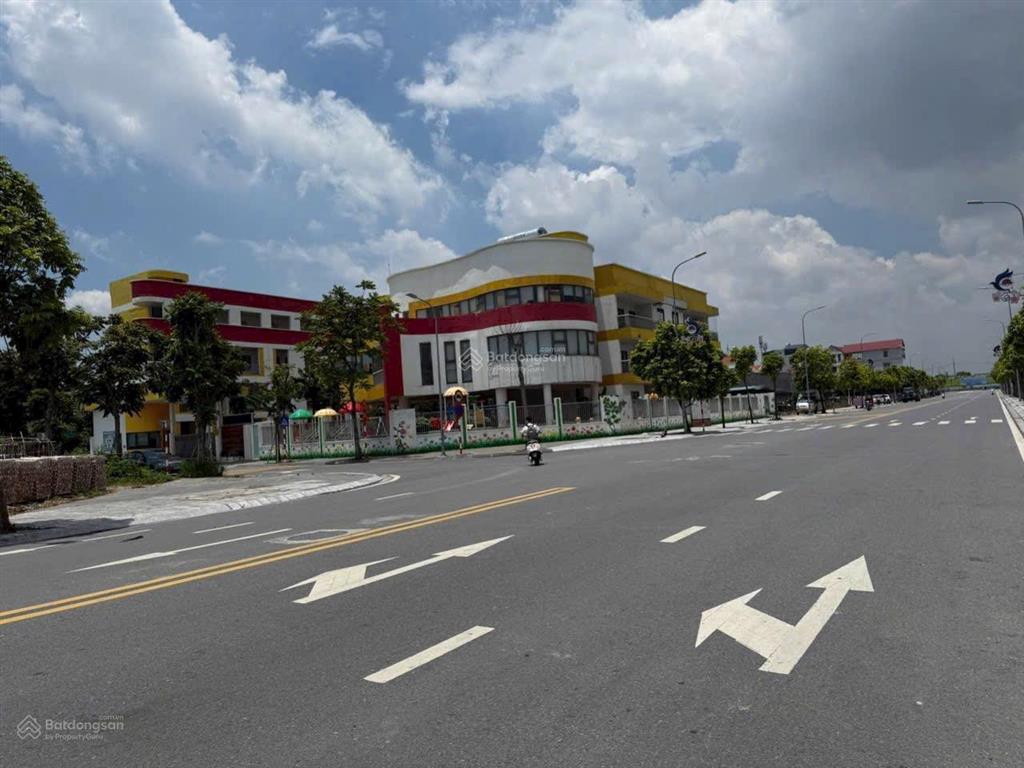 Bán đất phân lô vỉa hè kinh doanh long biên  cự khối 50m2 mt 5.2m đường 12m kinh doanh