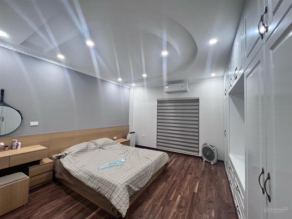 Bán nhà ngọc thụy  bồ đề 42m 6t thang máy ô tô 7 chỗ vào nhà gần cầu chương dương