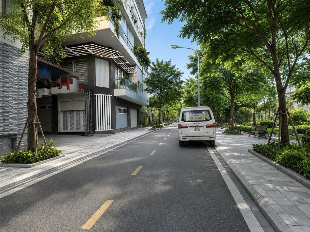 Bán đất ngọc thuỵ 120m2 mt 8.5m gần trường qt pháp, khai sơn hill
