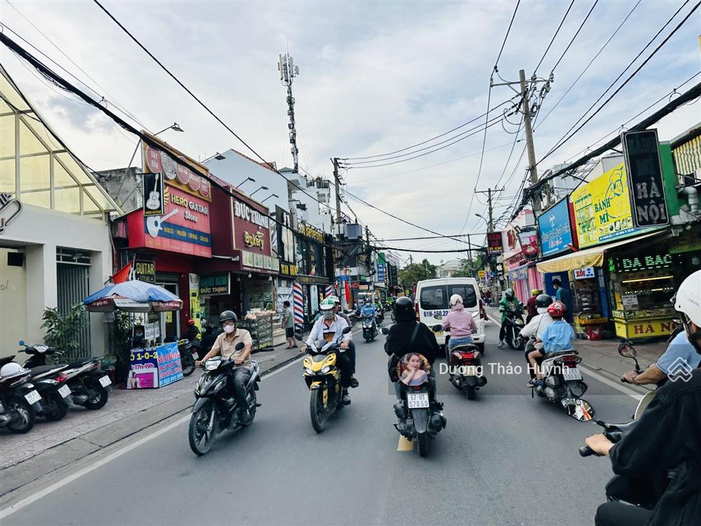 Dãy trọ góc 2mt kha vạn cân 165m2 (8x20) thu nhập tốt  12 phòng luôn full trục đường 8m chỉ 10.xtỷ
