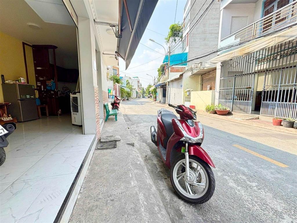Nhà 2 tầng, đường 8m ô tô tránh, thông man thiện và lê văn việt, quận 9