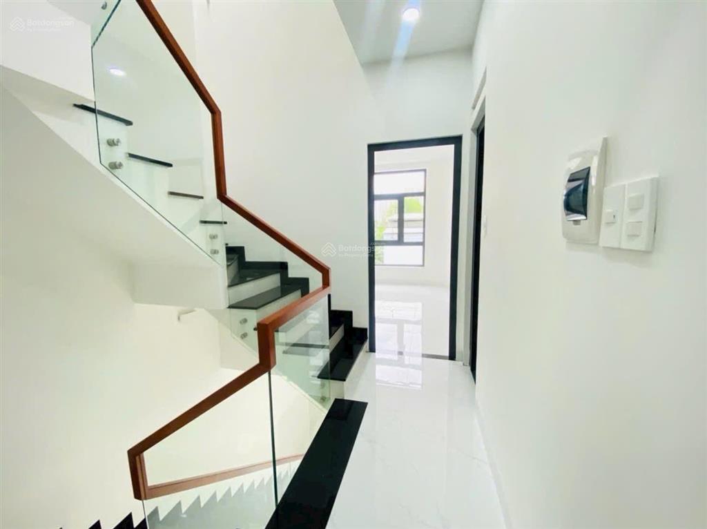 Hot!!! nhà mới tinh 3 tầng gần vinhomes grand park quận 9  chỉ hơn 4 tỷ