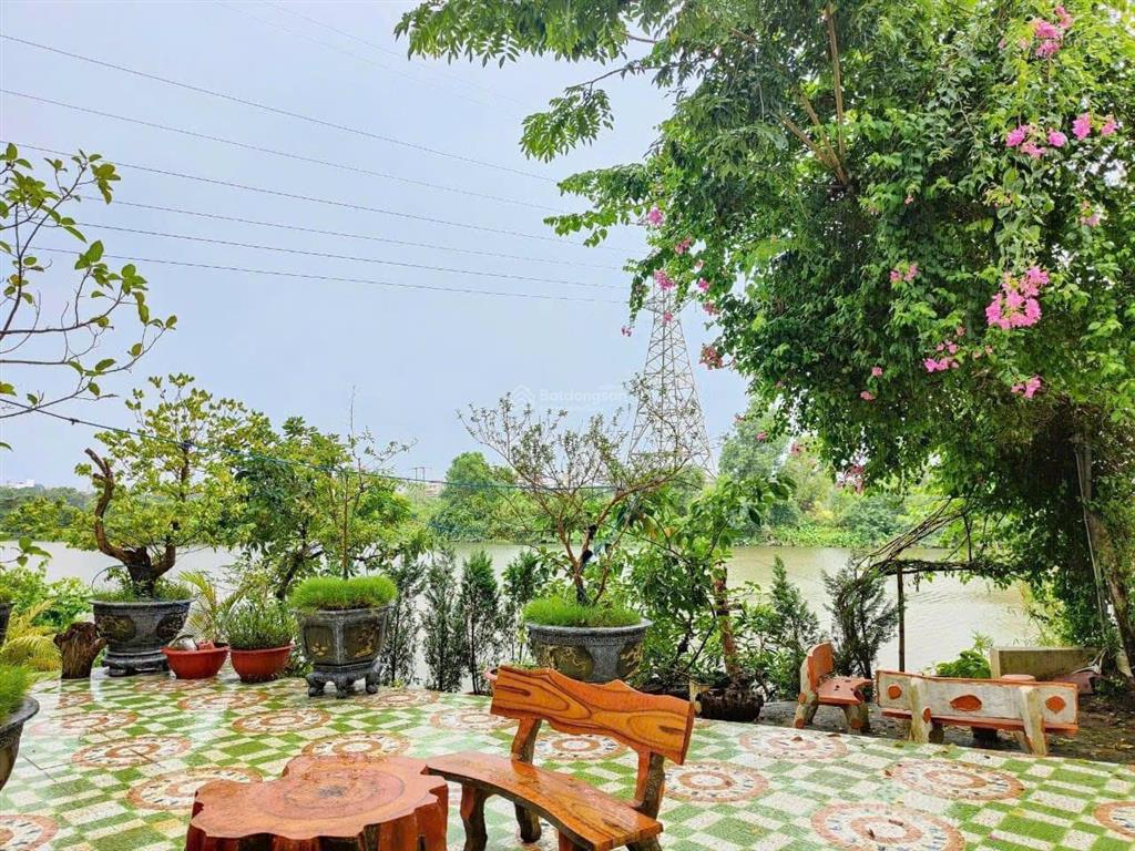 Cần bán khách sạn 7 tầng 16 phòng tại ngã 4 quán toan khu vực sầm uất, thuận lợi kinh doanh
